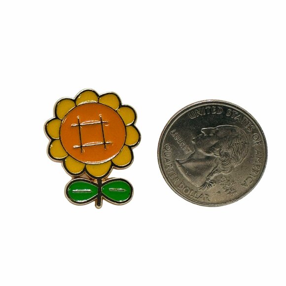 ✨Brooch Cute Cartoon sunflower shape Pin Enamel✨ - Picture 5 of 5